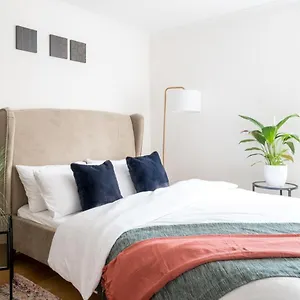 large-apartment-in-canary-wharf.brighton-hotels-england.com/